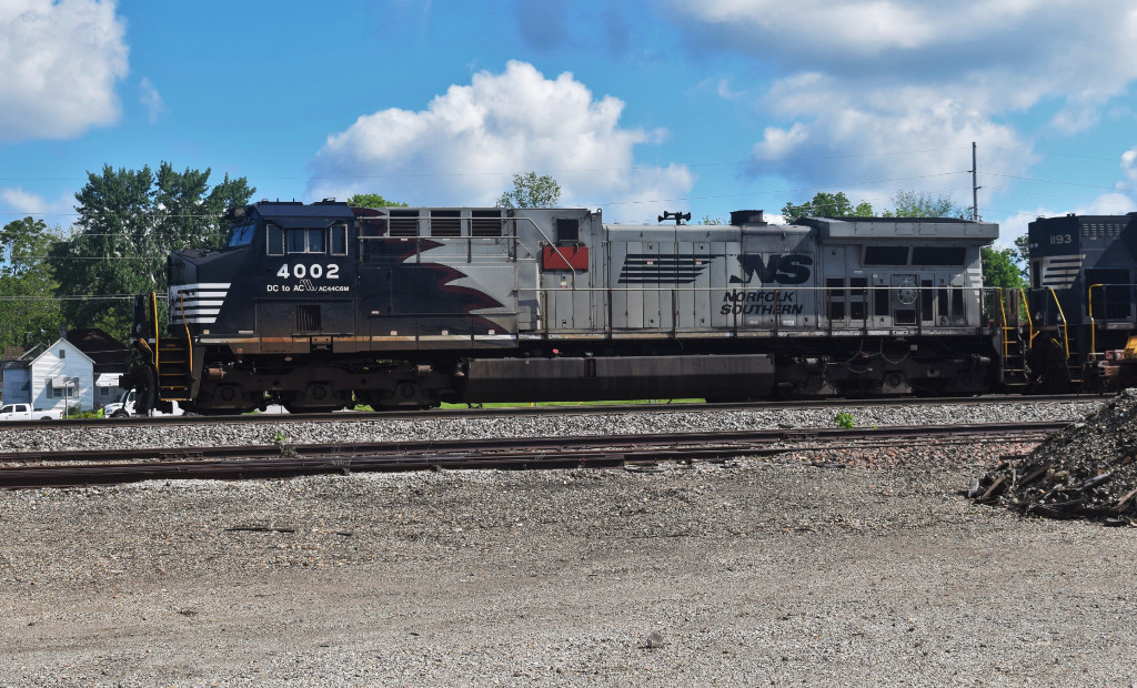 NS 4002 Side Shot